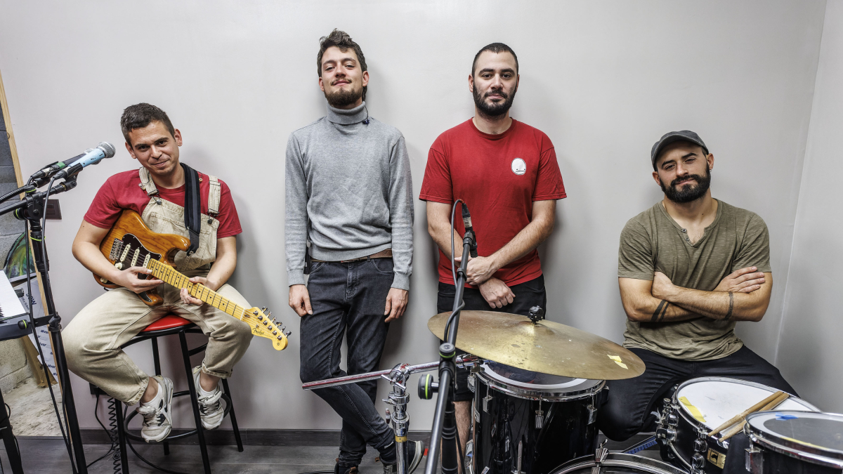 Goiko, Daniel Varona, Wise y Daniel Batakas después de un ensayo de Old Viejo.