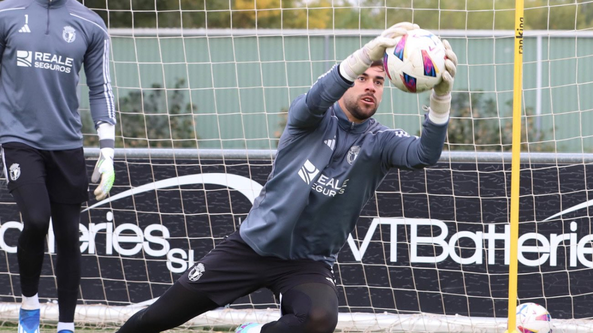 José Antonio Caro, durante el entrenamiento previo al partido contra el Racing.