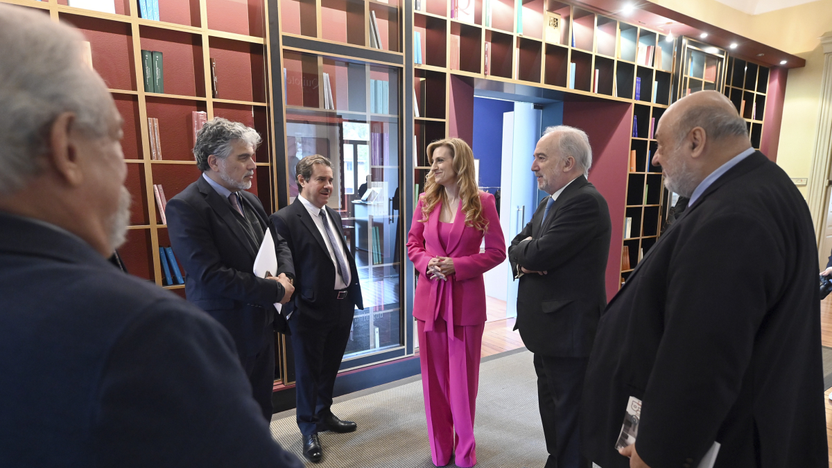 La viceconsejera de cultura y presidenta de la Fundación del Instituto Castellano y Leonés de la Lengua, Mar Sancho, en un acto en el Palacio de la Isla.