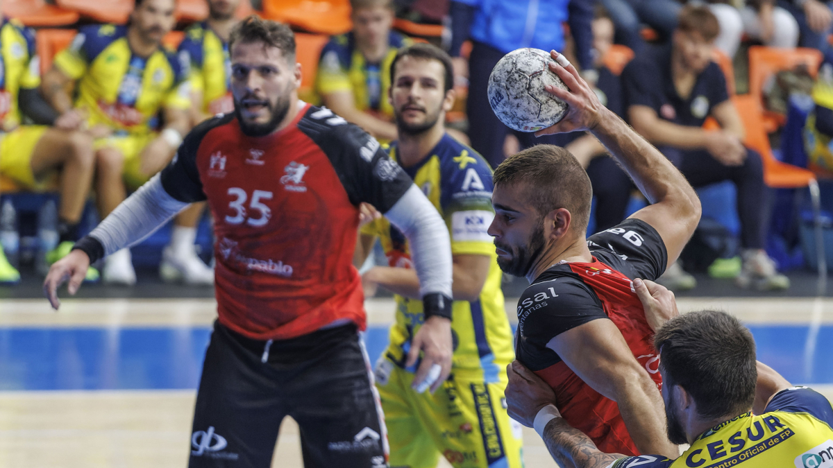 El UBU San Pablo Burgos se impone al Trops Málaga.