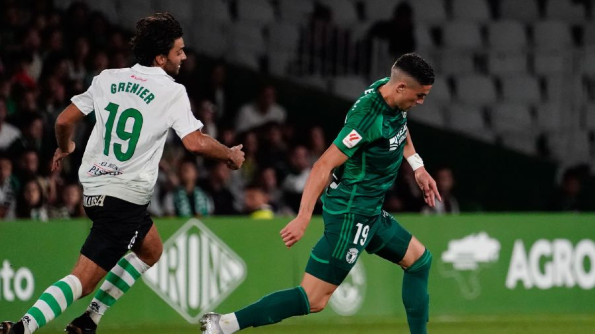 Imagen del partido entre el Racing y el Burgos CF