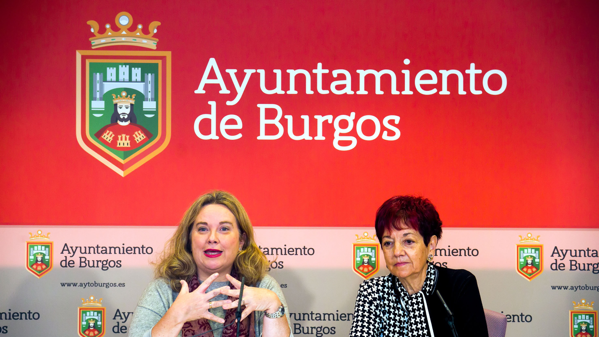 Cristina Ayala y María Isabel Bringas en la presentación del acuerdo de colaboración para la difusión de cursos de formación de Unipec y Afalvi.