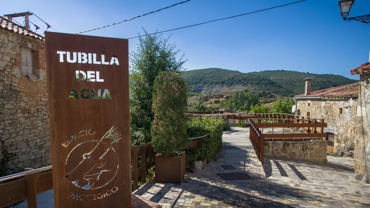 Vista del pueblo burgalés de Tubilla del Agua.