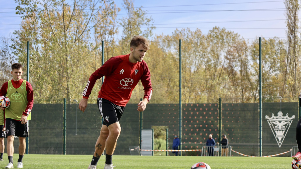 Imagen del entrenamiento del CD Mirandés previo al partido de Copa del Rey.