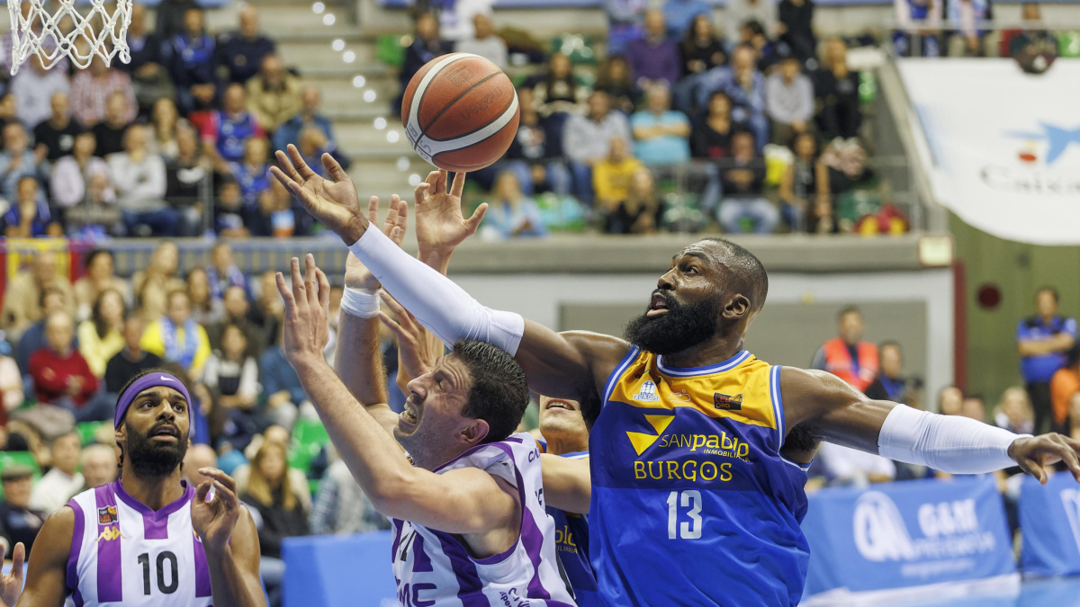 Imagen del partido entre el Longevida San Pablo Burgos y el UEMC Valladolid.