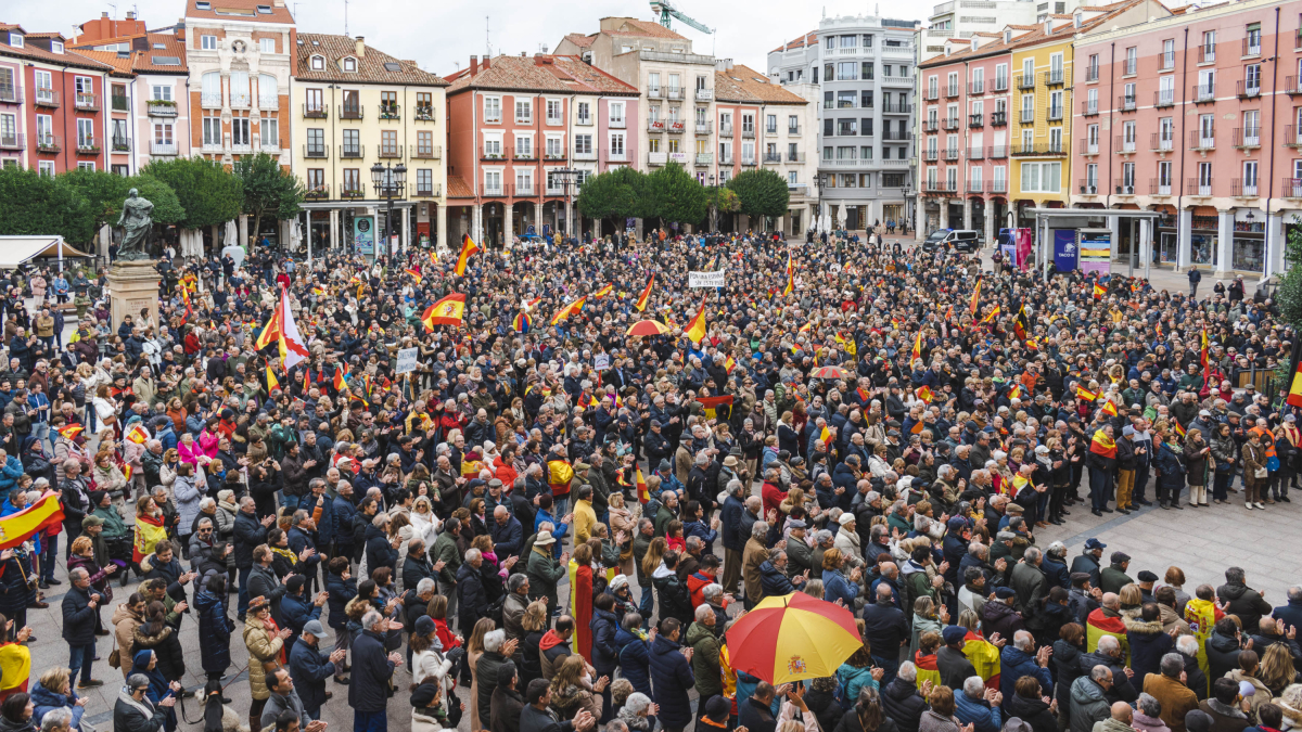Vista general de la Plaza Mayor en la concentración contra la amnistía.