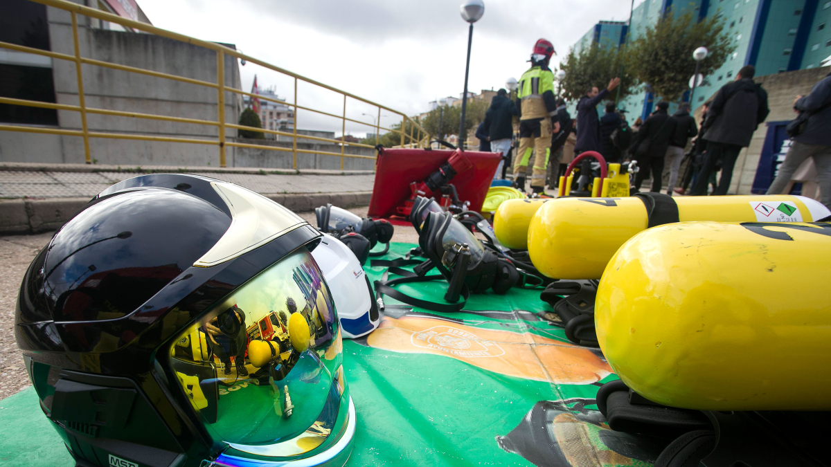 Muestra del material adquirido por el Parque de Bomberos de Burgos gracias a una subvención de la Junta de Castilla y León.