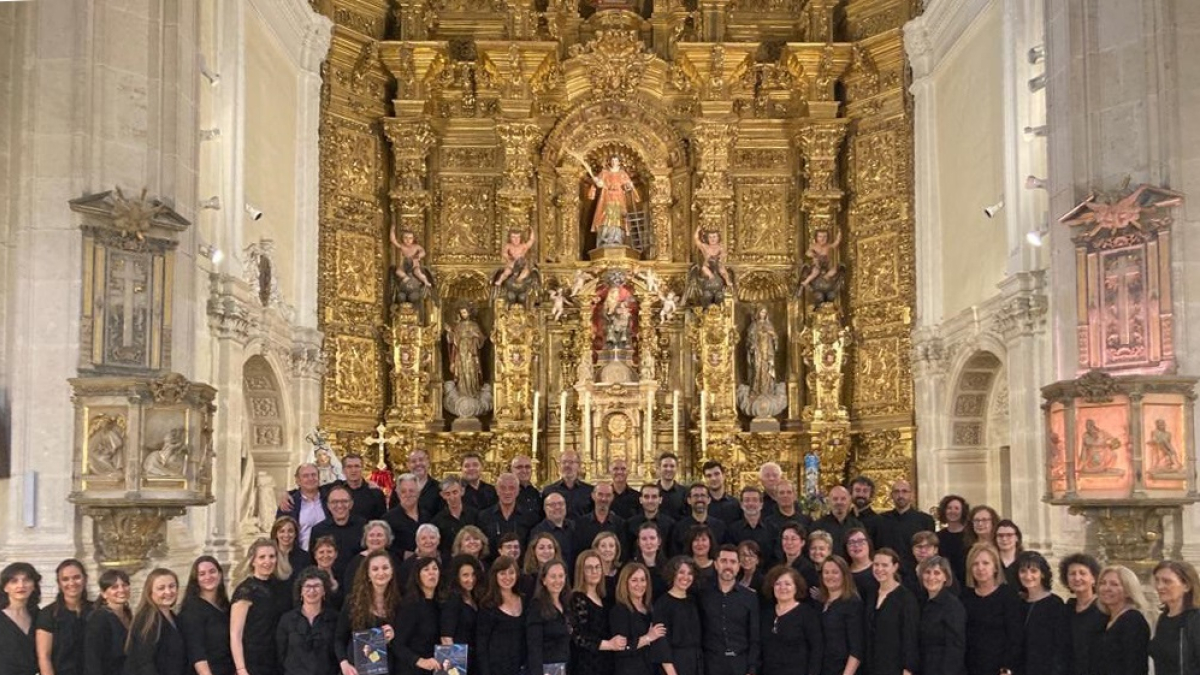 Imagen del coro de 60 voces que conforman el Orfeón Burgalés.