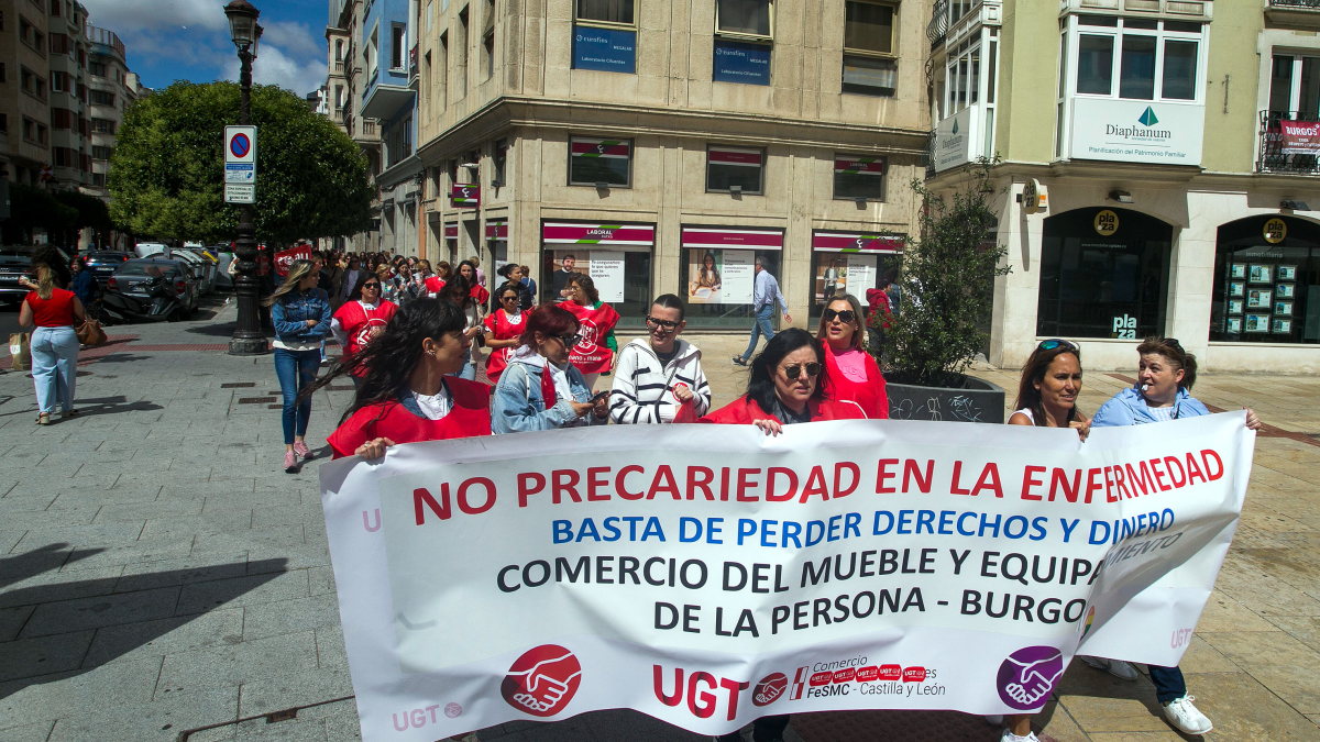 Movilización de trabajadoras de comercio textil y del mueble en Burgos.