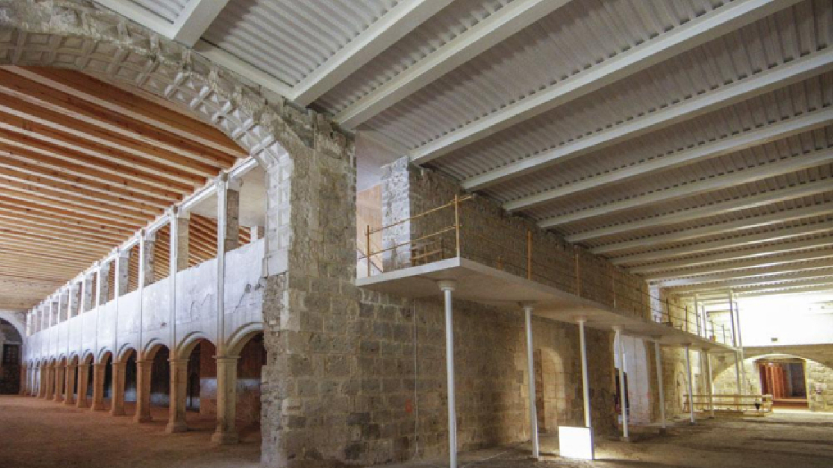 Interior del Hospital de la Concepción, en la capital burgalesa, que será sede del Archivo Histórico Provincial.