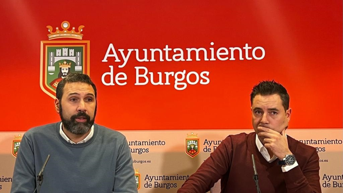 Daniel Garabito, concejal socialista, en una comparecencia de prensa con Daniel de la Rosa.