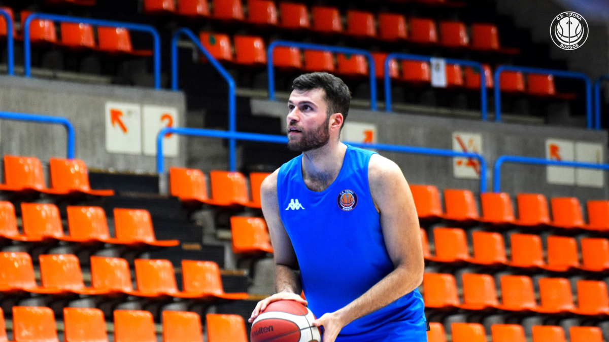 El máximo anotador del Tizona en lo que va de temporada, Ramón Vilá, durante el último entrenamiento antes de viajar a Sevilla.