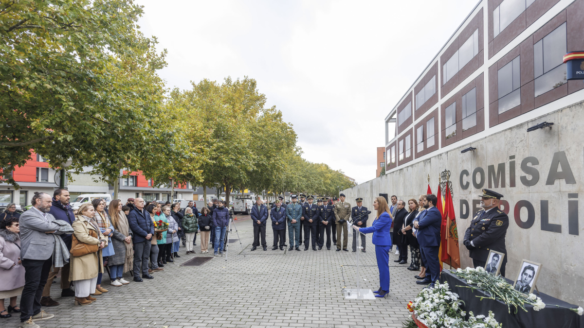 Homenaje a Jesús Postigo y Raúl Santamaría en la Comisaría Provincial de Burgos.