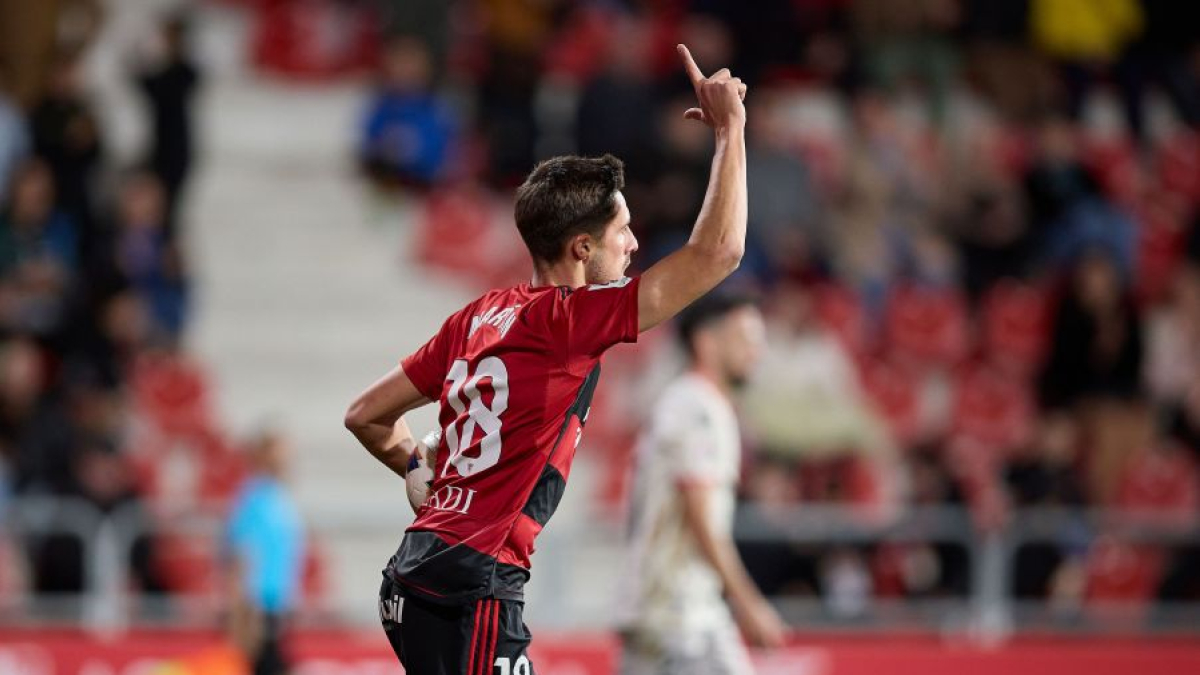 Javi Martón fue el autor del gol del Mirandés ante el Ferrol en Anduva.