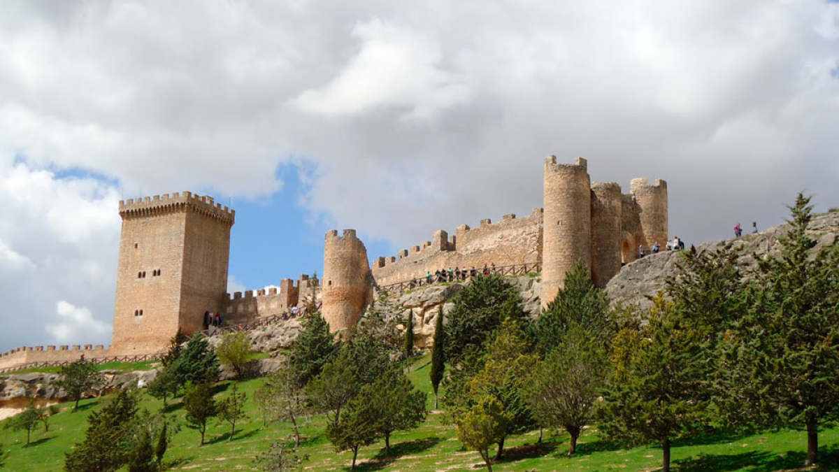 El Castillo de Peñaranda de Duero es una de las grandes joyas patrimoniales de la Ribera del Duero.