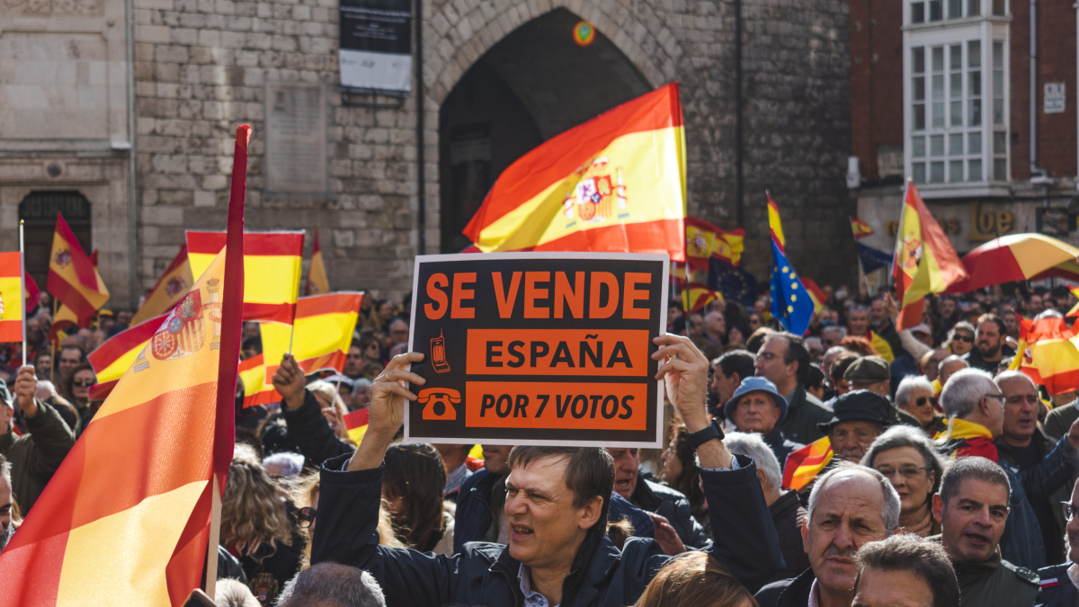 Concentración en Burgos contra la amnistía del PSOE de Pedro Sánchez a los independentistas catalanes.