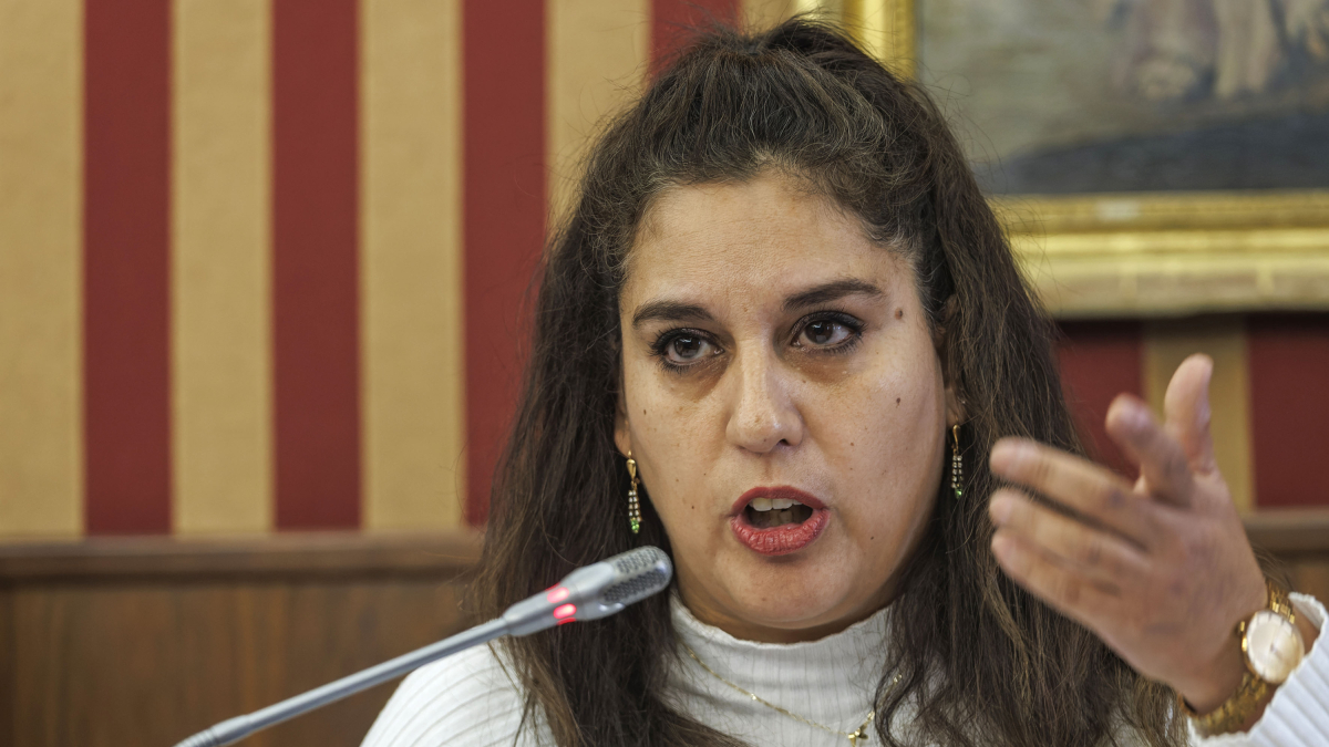 La concejal del PSOE, Estrella Paredes, durante el Pleno municipal.