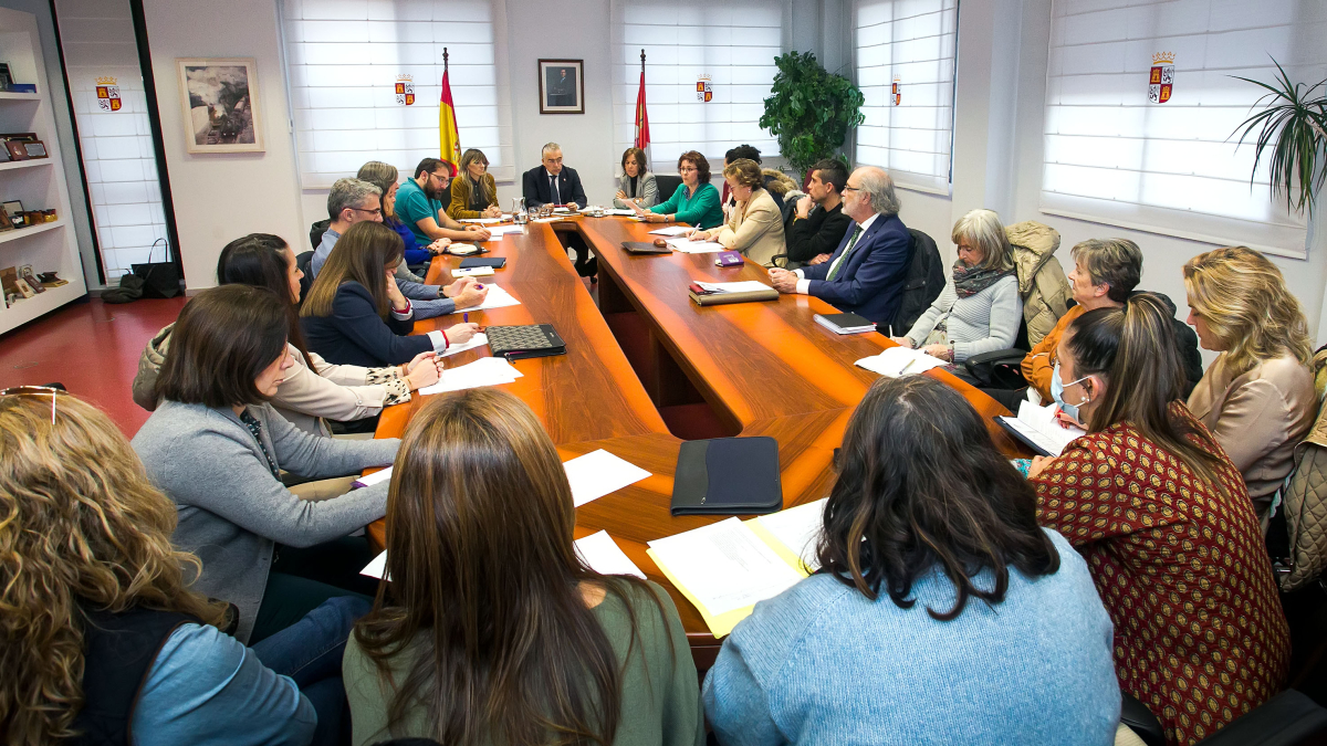 Reunión de la Comisión Territorial contra la Violencia de Género en la Delegación de la Junta de Castilla y León en Burgos.