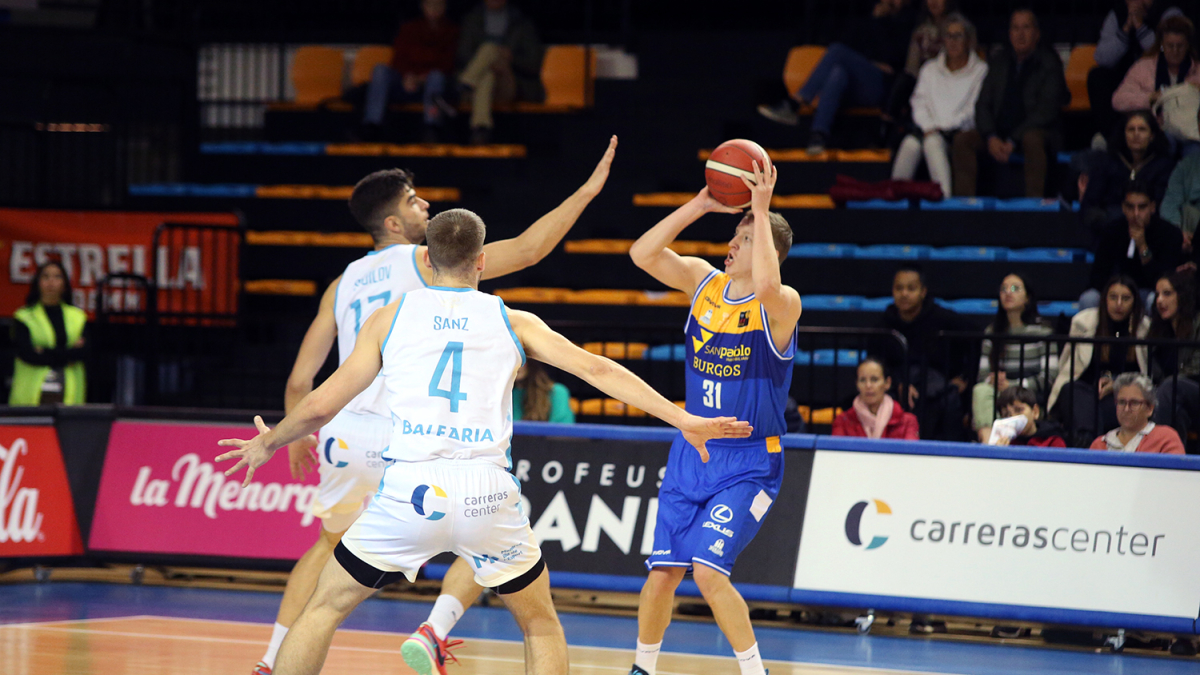 Mila Lapornik, durante el partido frente a Menorca.