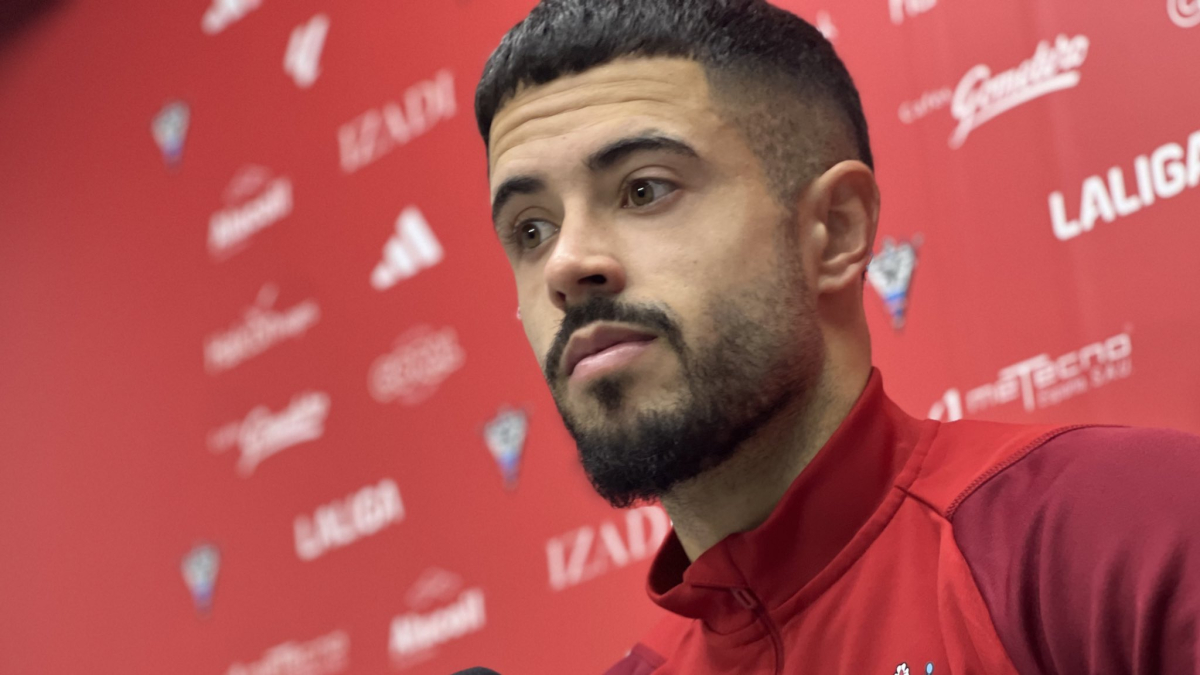 Álvaro Sanz,durante la rueda de prensa.