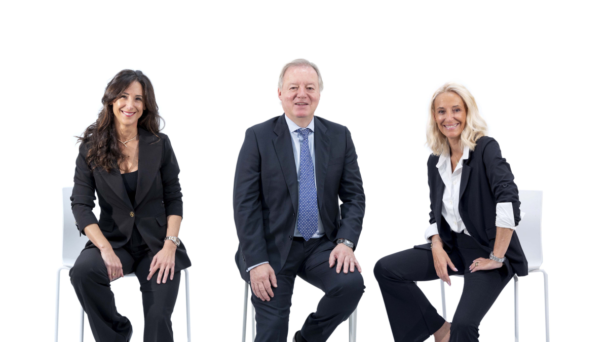 Emma, Ernesto y Helena Antolin.