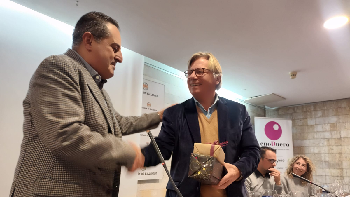 El presidente de Enoduero nombra socio de honor a Peter Sisseck