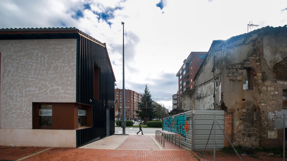 El Pueblo Antiguo de Gamonal presenta grandes contrastes entre propiedades rehabilitadas , casas deshabitadas y decenas de solares.