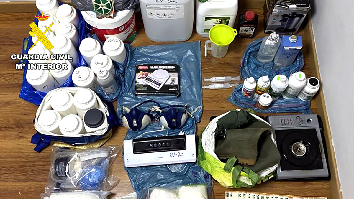 Material incautado a los detenidos.