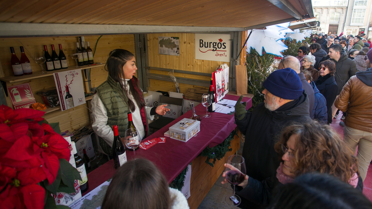 La Feria de Navidad se ubica en la plaza del Rey San Fernando.