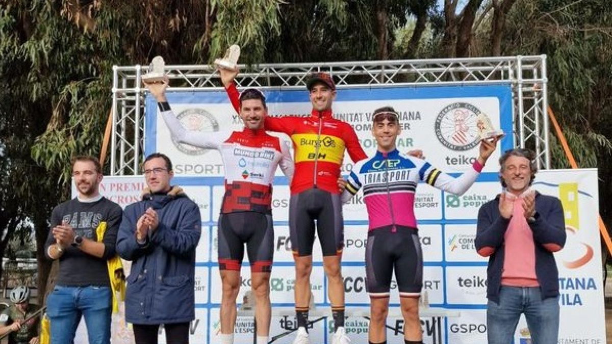 Felipe Orts, en lo más alto del podio en Villajoyosa.