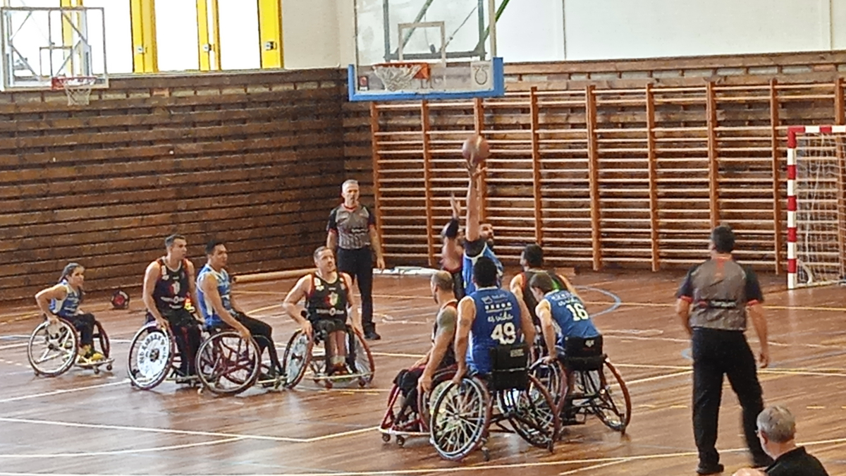 Imagen del partido entre Bidaideak y el Servigest Burgos.