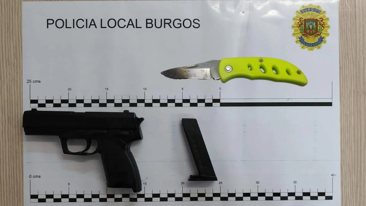 Navaja y arma simulada intervenidas a dos menores de edad en Burgos.