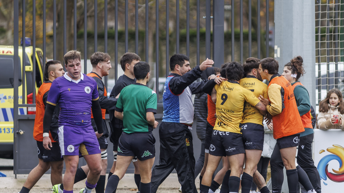 Jornada de celebración para los jugadores del Recoletas Burgos Caja Rural.