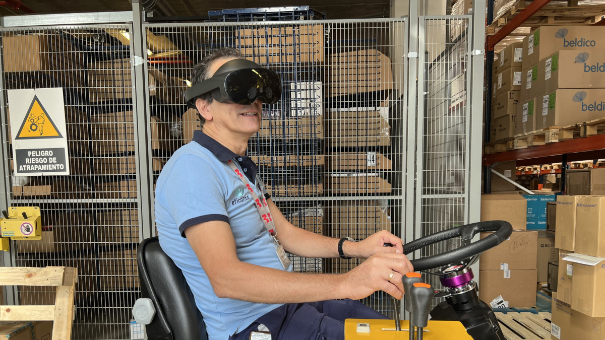 El simulador utiliza Realidad Virtual e Inteligencia Artificial para formar a los trabajadores.