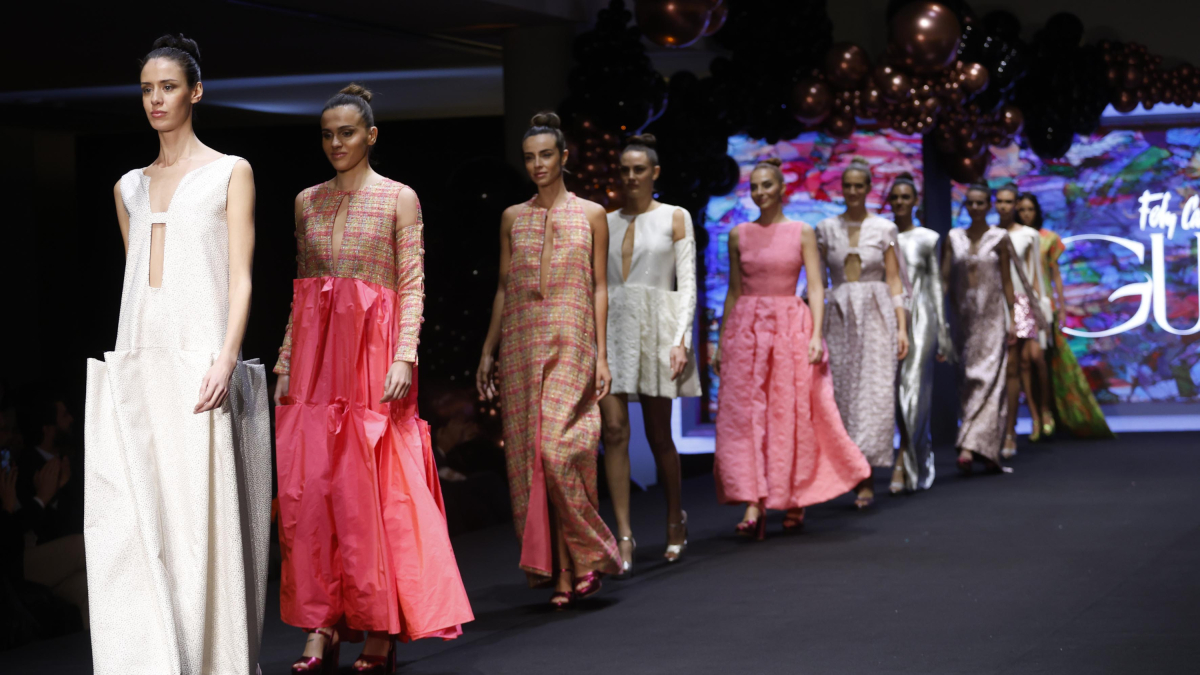 Instante del desfile de Fely Campo.