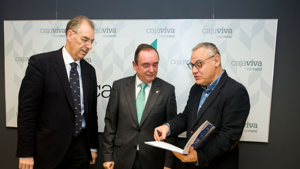 Miguel Ängel Benavente, Ramón Sobremonte e Íñigo Llarena presentaron el estudio de la situacion de las empresas en Burgos y la comparativa entre 2019 y 2022.
