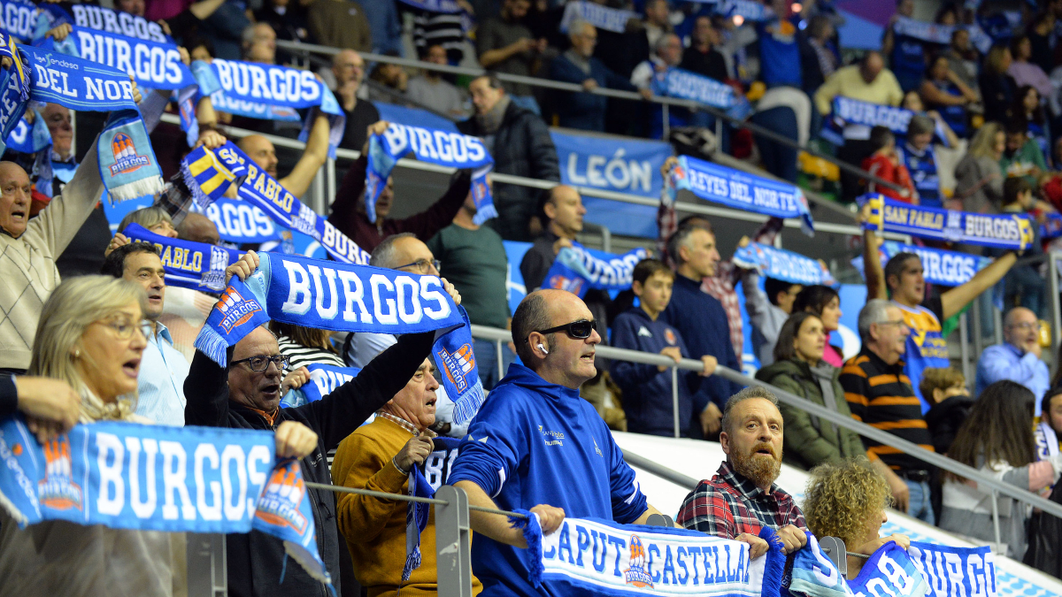 Imagen del partido entre el Longevida San Pablo Burgos y el Ourense.