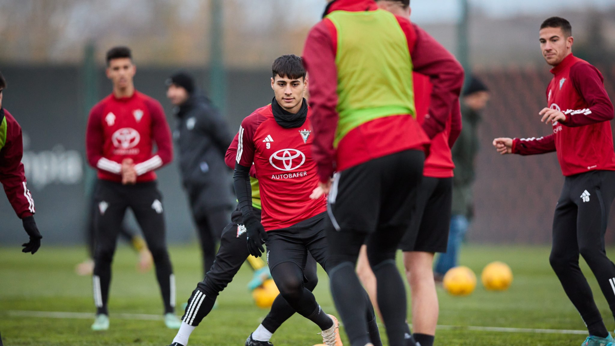 Imagen de un entrenamiento del CD Mirandés.