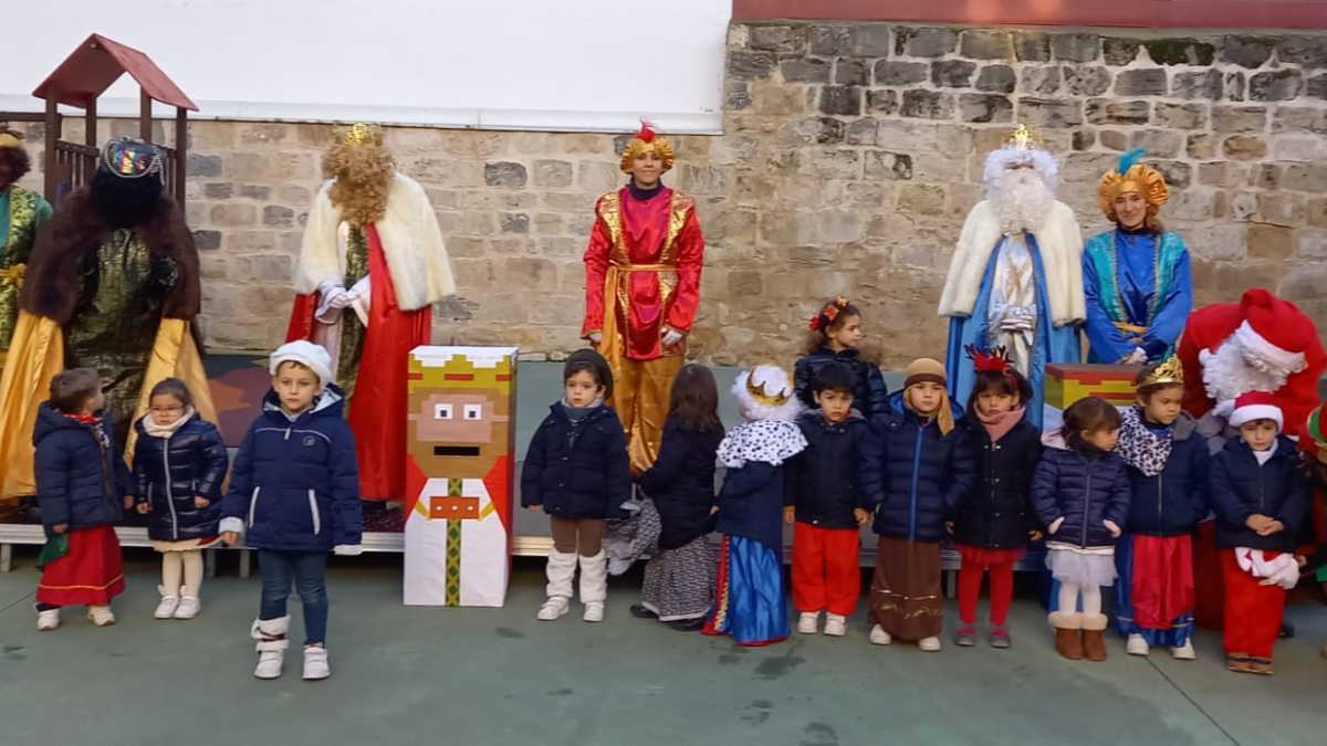 Con la clase de 3 años del colegio Vera Cruz