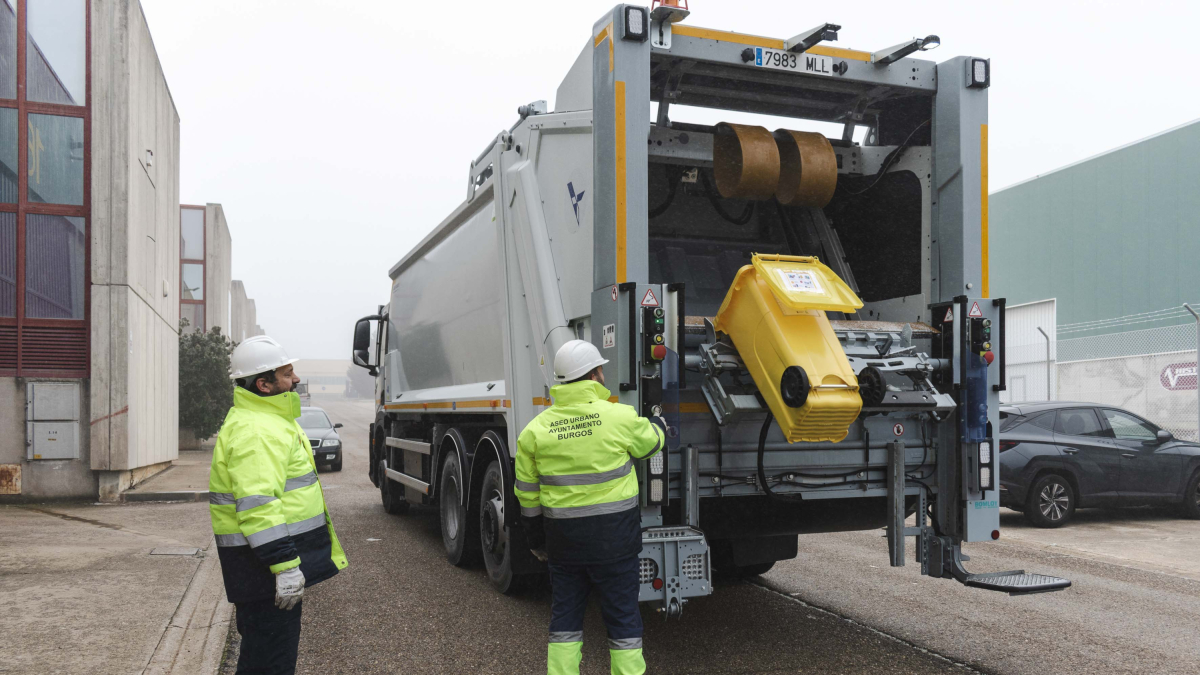 La recogida puerta puerta en los polígonos industriales ya está activa en 852 empresas y se ha solicitado en 70 más.
