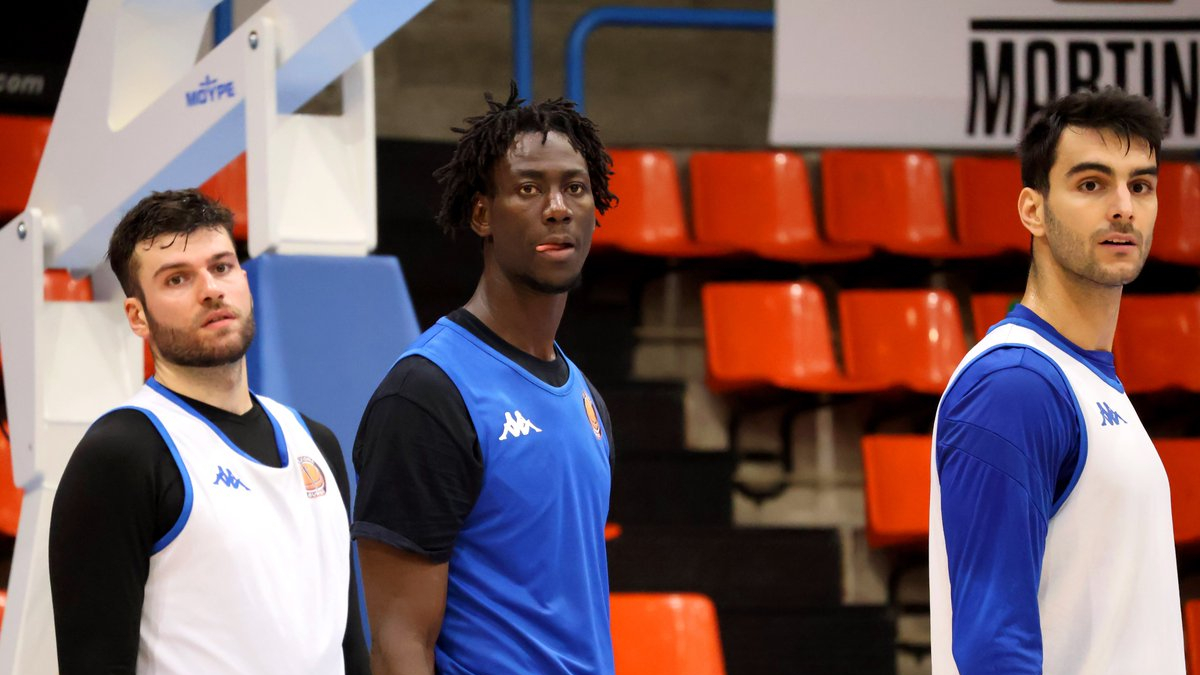 Ramón Vilá, Abdou Thiam y Jacobo Díaz durante uno de los entrenamientos en El Plantío previos al derbi contra el San Pablo.