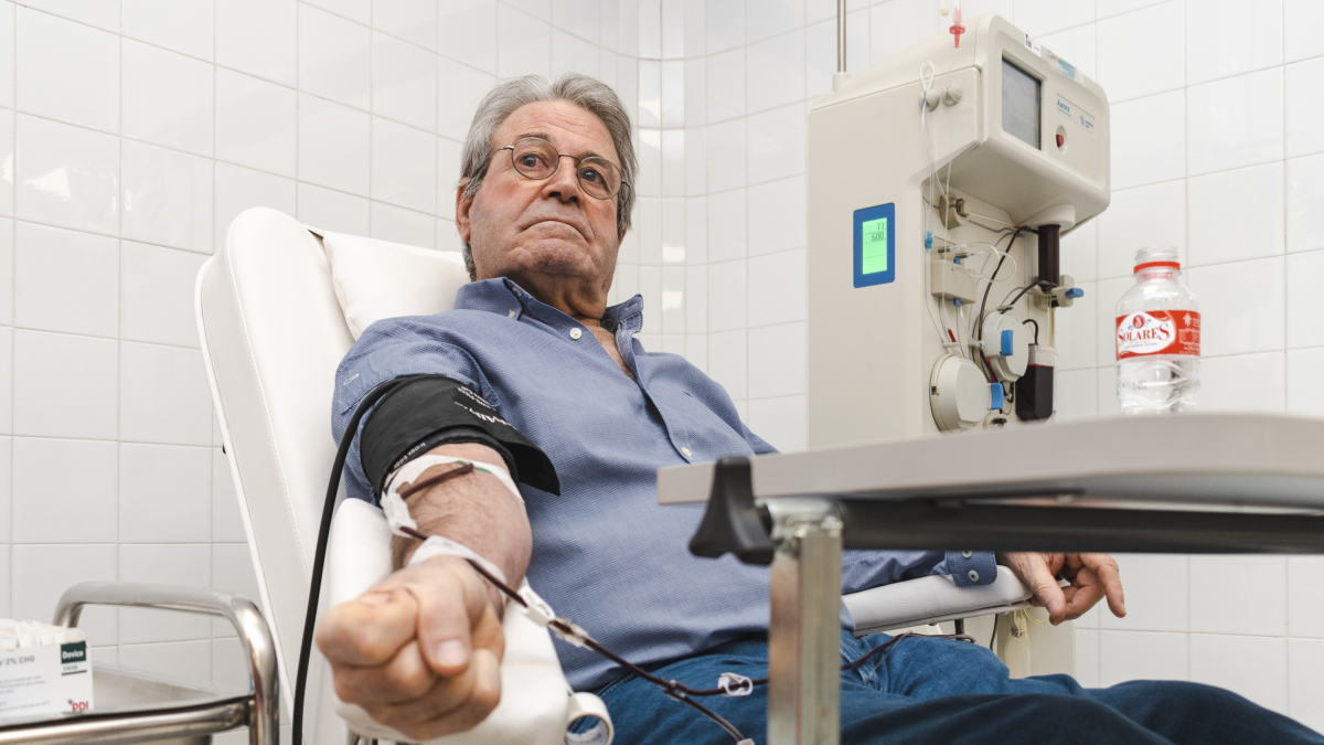 Francisco del Amo realizaba esta mañana en el centro de extracciones de sangre de Burgos su donación número 500.