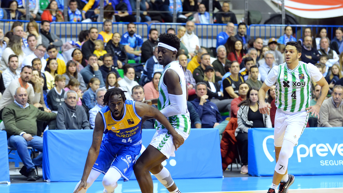 Imagen del partido entre Longevida San Pablo Burgos y Betis.