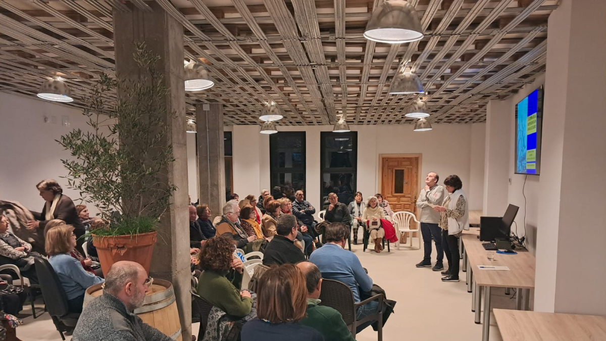 Imagen de una de las jornadas por el Tren