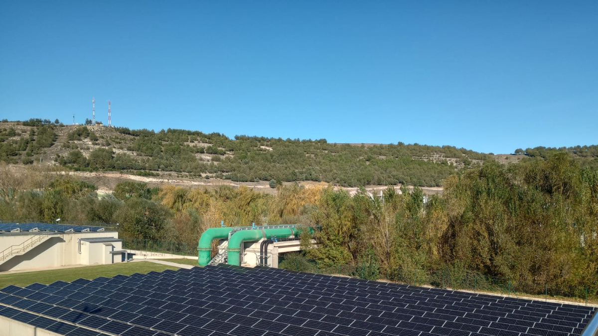 Placas solares en la depuradora de Burgos.