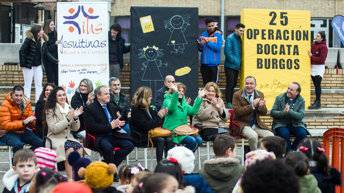 Fernando Martinez Acitores durante el acto de la Operación Bocata celebrado en el colegio Blanca de Castilla.