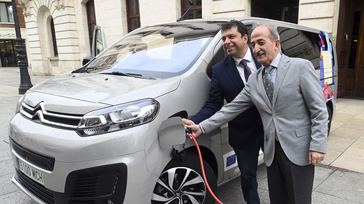 Los diputados Carlos Gallo y Ramiro Ibáñez presentaron los avances del proyecto 'Acelera Pyme Rural Burgos'.