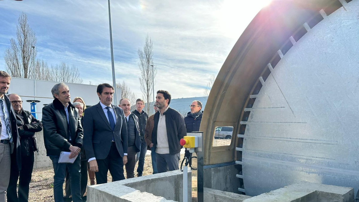 Suárez-Quiñones visita la depuradora de Torresandino.