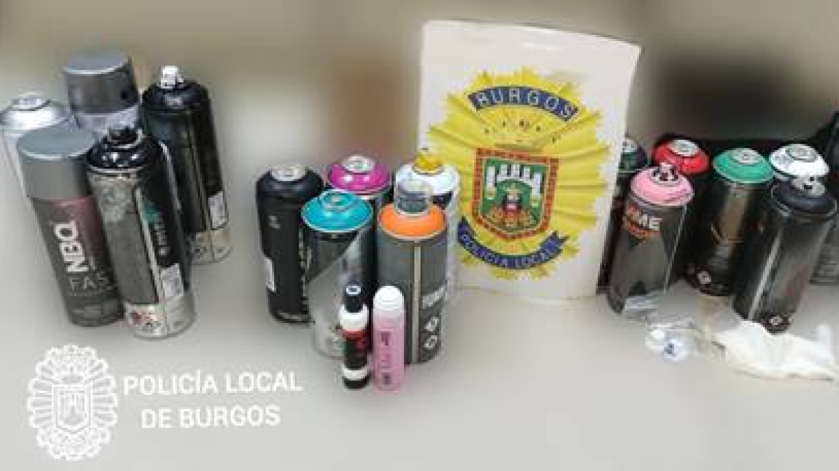 Material incautado a los cuatro jóvenes.