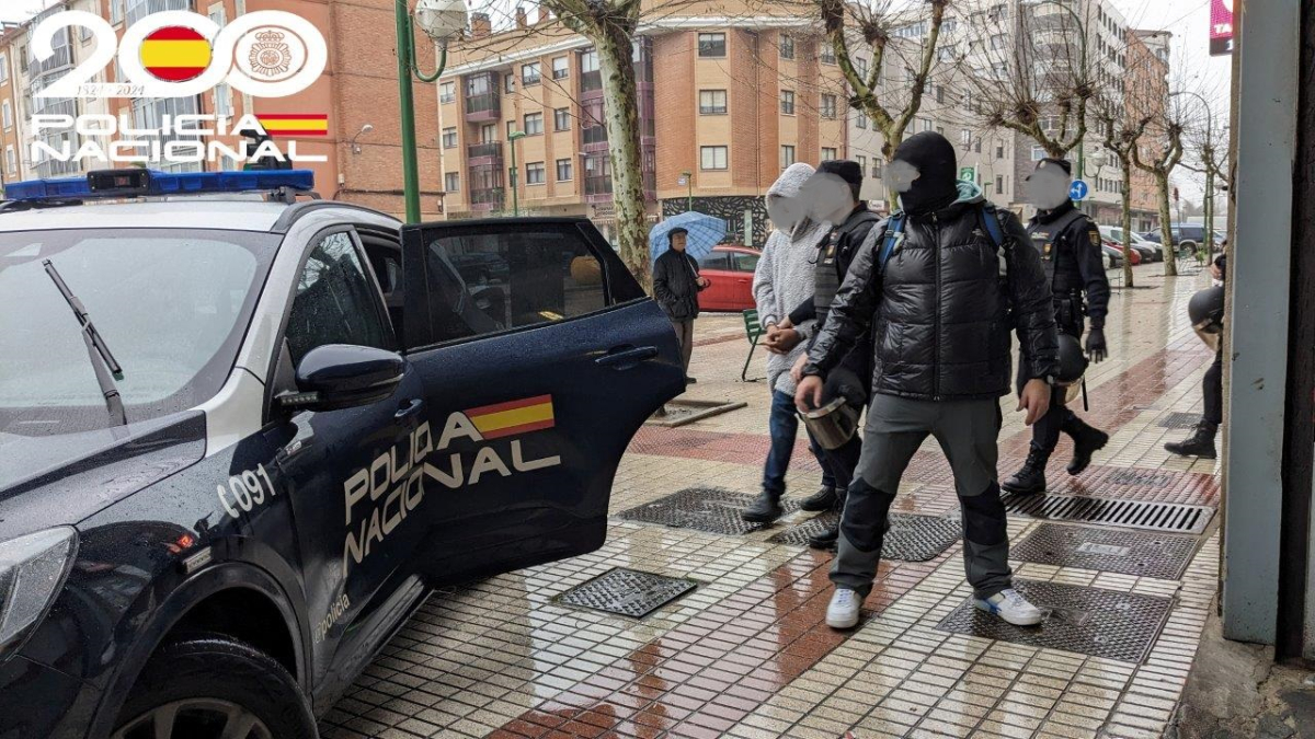 La Policía Nacional detiene a un joven que regentaba un 'punto negro' de venta de droga en Burgos.